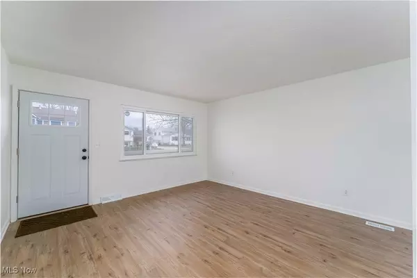 Aurora, OH 44202,1191 Lloyd AVE