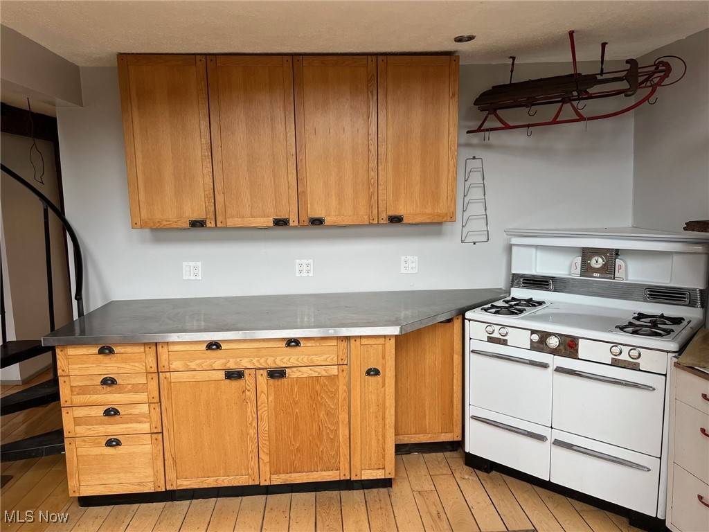 Conneaut, OH 44030,6232 Weaver RD