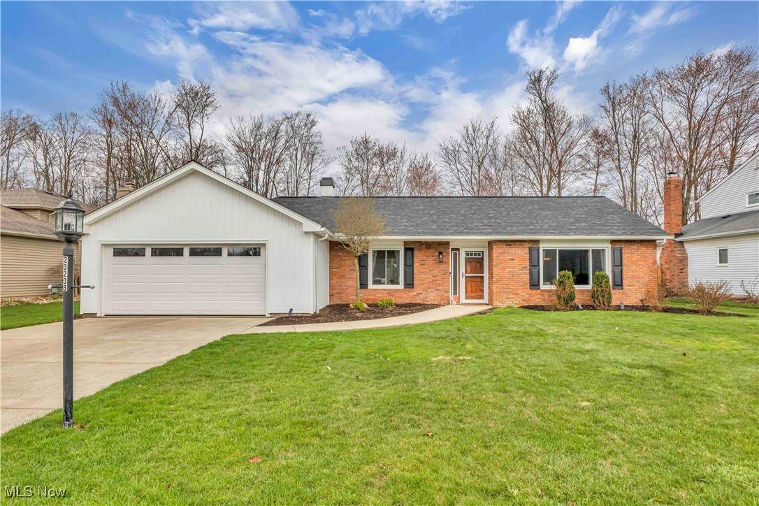 20208 Sandalwood LN, Strongsville, OH 44149