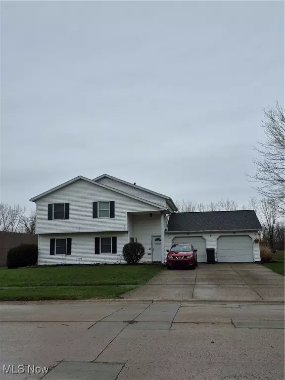 126 Antioch DR,  Elyria,  OH 44035