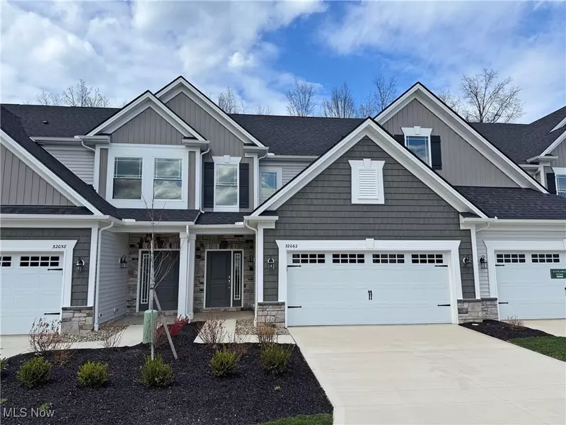 32062 Tuscan LN #L-4, Avon Lake, OH 44012
