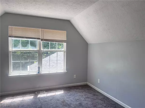 Cleveland, OH 44128,17714 S Miles RD