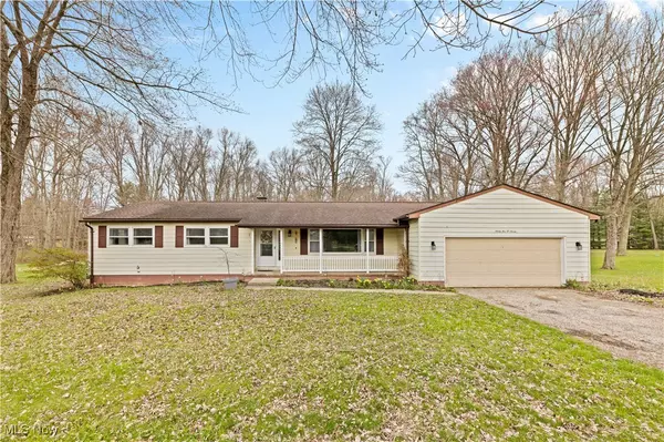 9507 Wolf RD, Windham, OH 44288