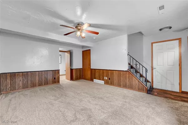 Akron, OH 44319,4298 S Main ST