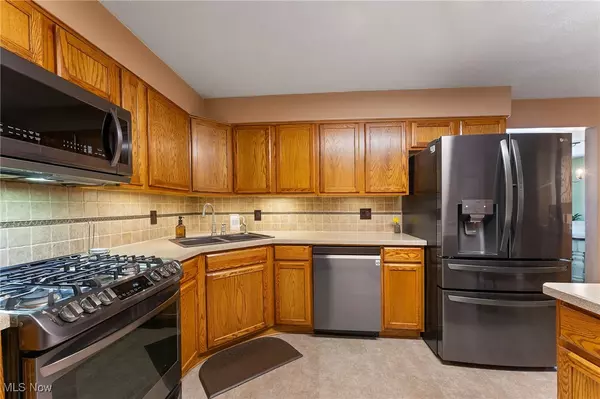 New Middletown, OH 44442,26 Deeringwood DR