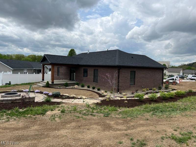 New Philadelphia, OH 44663,560 Corral DR NE