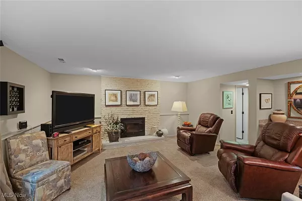 Strongsville, OH 44136,17485 Lexington LN