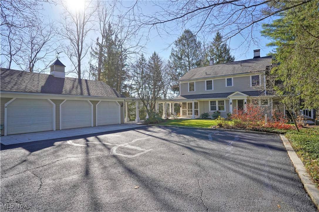 459 Bentleyville RD, Chagrin Falls, OH 44022