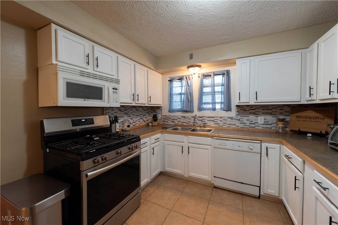 Akron, OH 44320,684 S Hawkins AVE