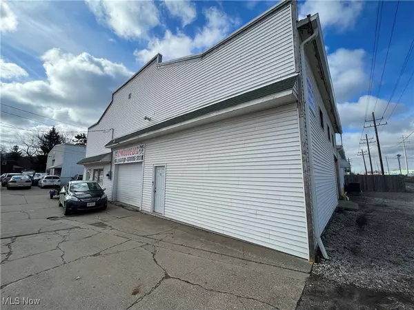 Euclid, OH 44117,1440 Dille RD