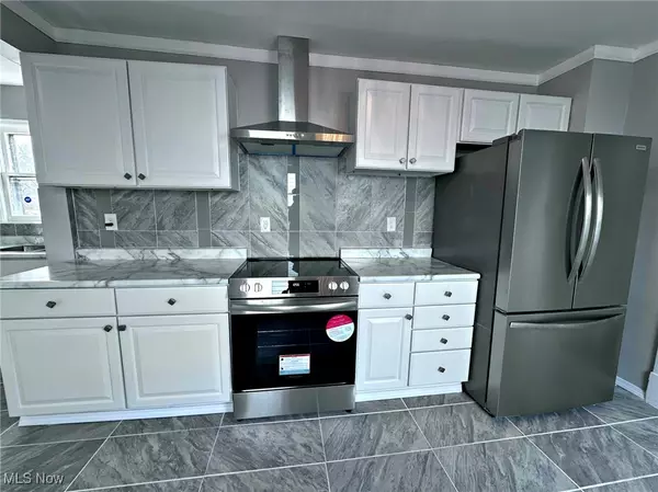 Girard, OH 44420,3399 Hughes AVE