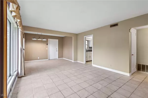 Cuyahoga Falls, OH 44221,2079 Bailey RD