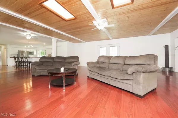 Hartville, OH 44632,1914 Eloise CIR NE