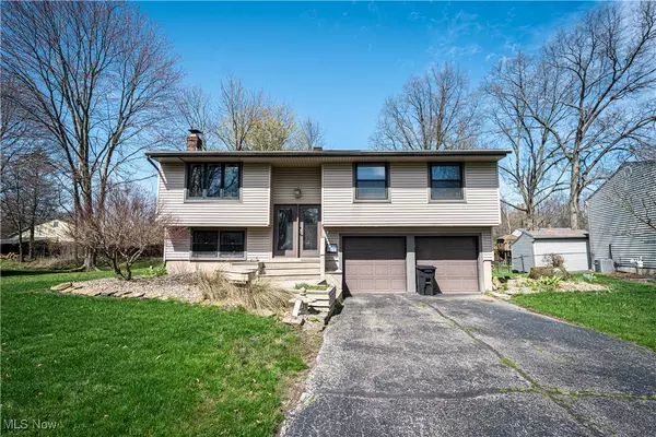 161 Bentwillow DR, Niles, OH 44446