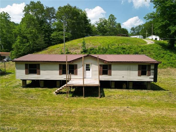 738 Barren Creek RD, WV 25045