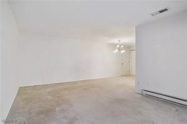 Stow, OH 44224,3070 Kent RD #508