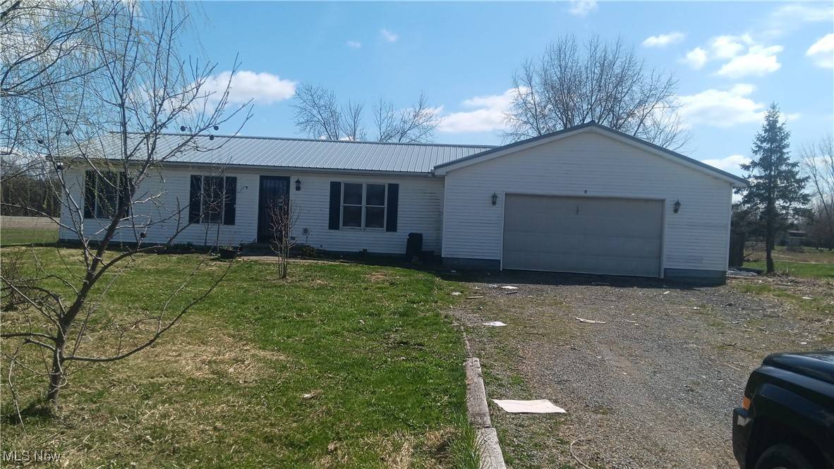 5676 Thompson Clark RD, Bristolville, OH 44402