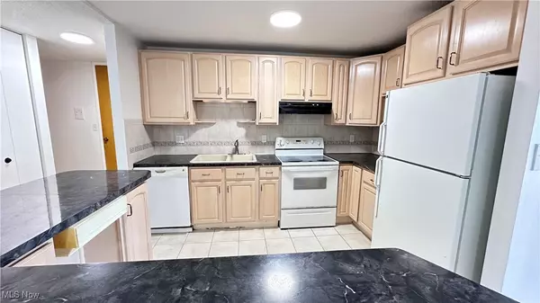 Euclid, OH 44132,25801 Lake Shore BLVD #86