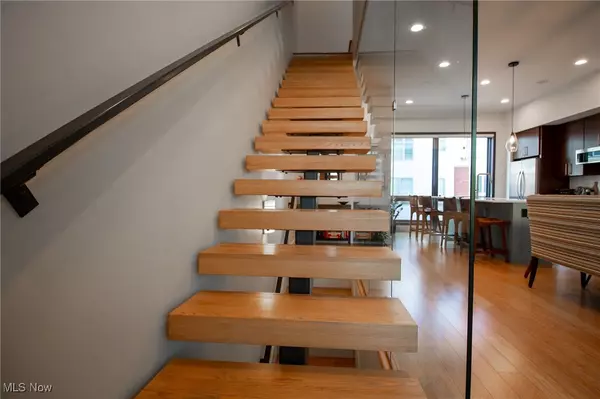 Lakewood, OH 44107,13 Clifton Pointe