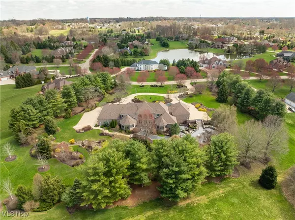 North Canton, OH 44720,7041 Meadowlands AVE NW