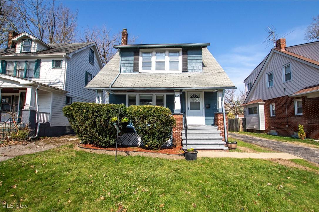 884 Nela View RD, Cleveland Heights, OH 44112