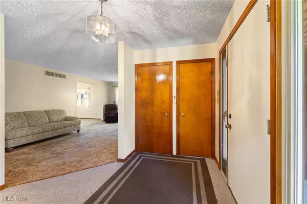 Hubbard, OH 44425,338 Creed AVE