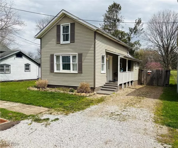 316 Locust ST N, Canal Fulton, OH 44614