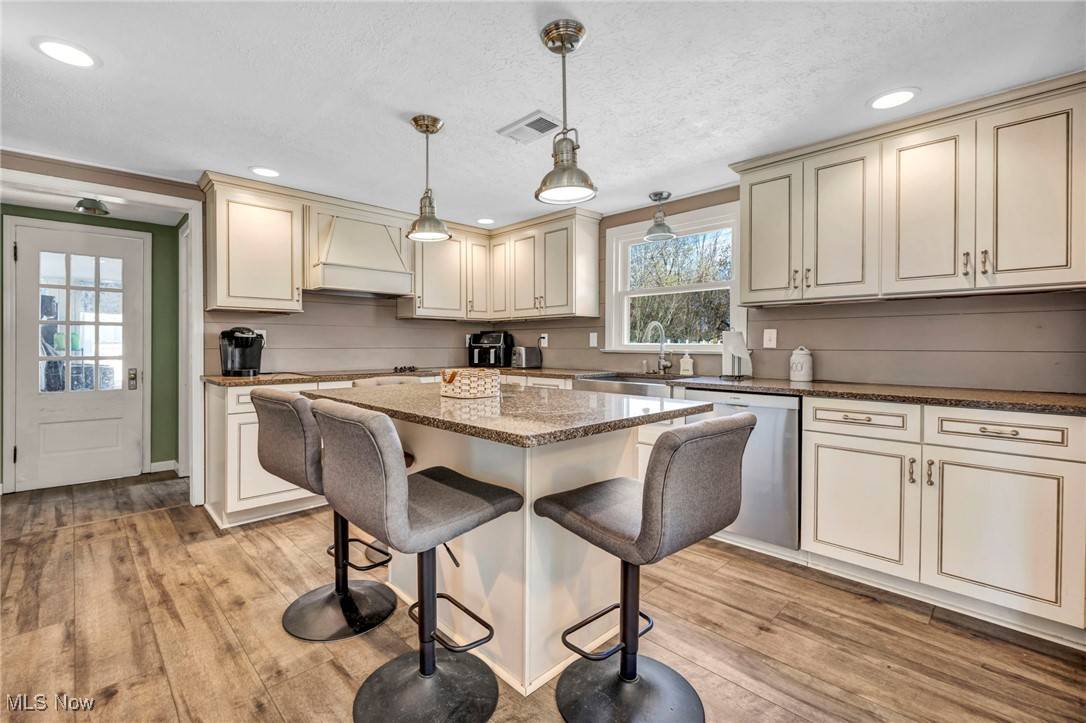 Mentor, OH 44060,7995 Stockbridge RD