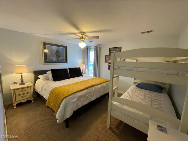 Port Clinton, OH 43452,304 Clinton Reef DR