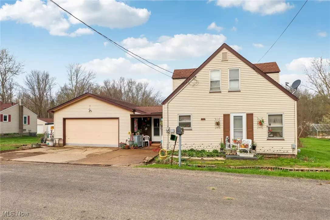 Akron, OH 44312,944 Bey RD