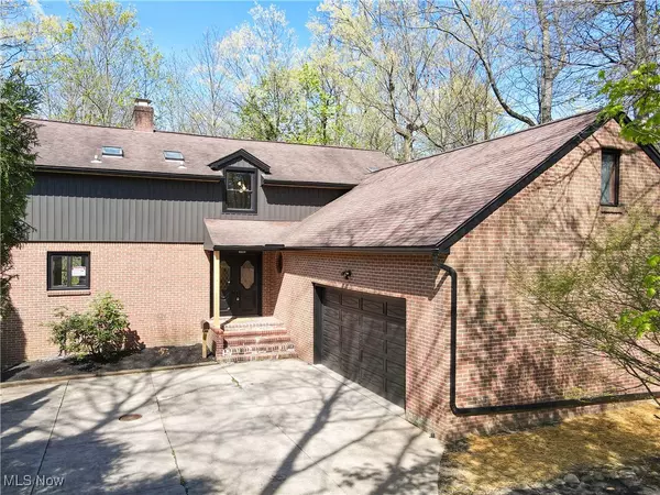 260 Sand Run RD, Akron, OH 44313