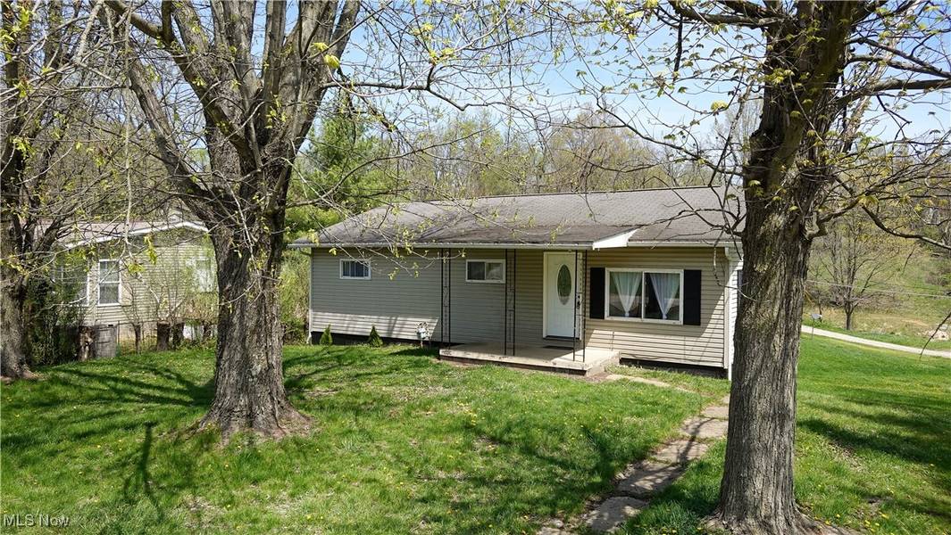 207 Maplewood DR, Cadiz, OH 43907