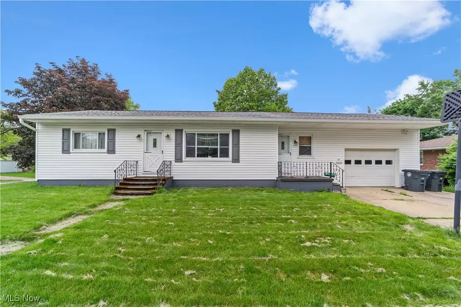 425 Warwick ST, Akron, OH 44305