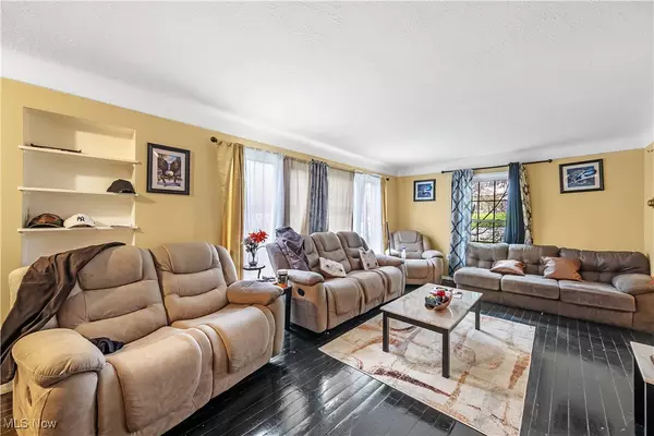 South Euclid, OH 44121,1606 Laclede RD