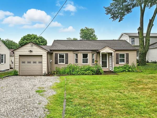 3079 Hudson DR, Cuyahoga Falls, OH 44221