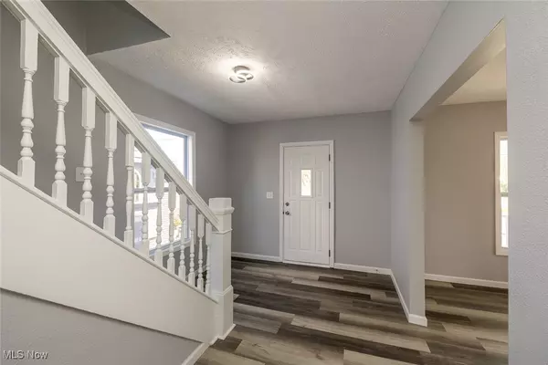 Lorain, OH 44052,1734 Long AVE