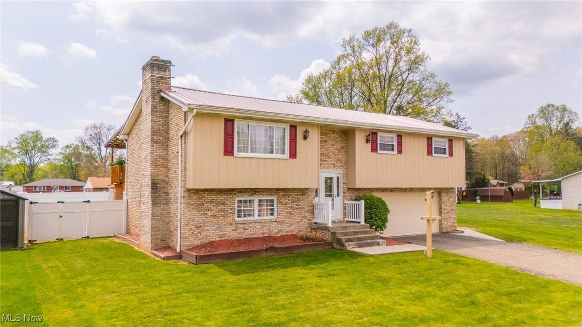 90 Norman DR, Bloomingdale, OH 43910