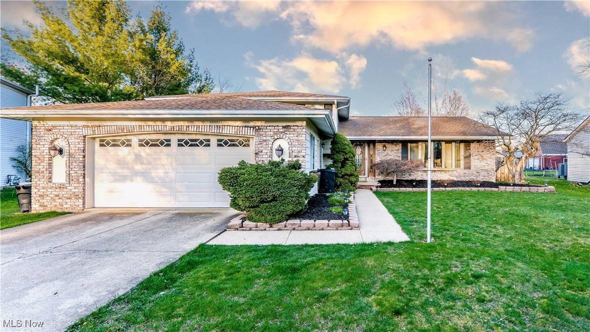 16940 N Meadows CIR, Strongsville, OH 44136