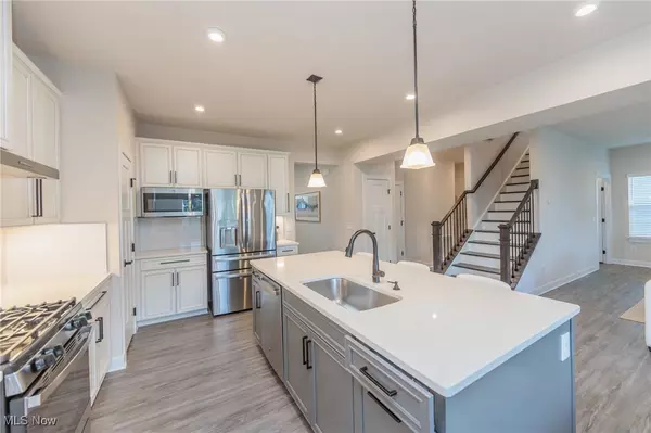 North Ridgeville, OH 44039,36294 Lands End DR