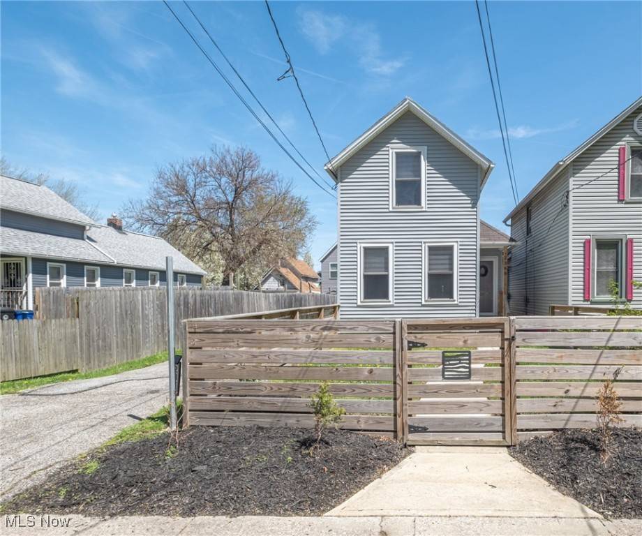 Cleveland, OH 44113,2365 W 7th ST