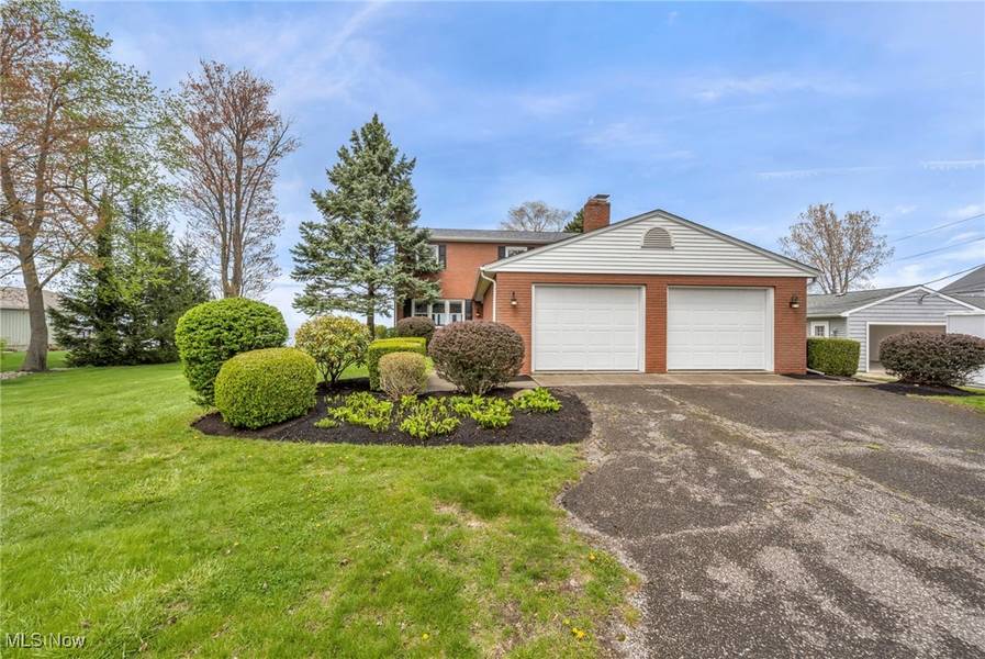 5855 Shore DR, Madison, OH 44057