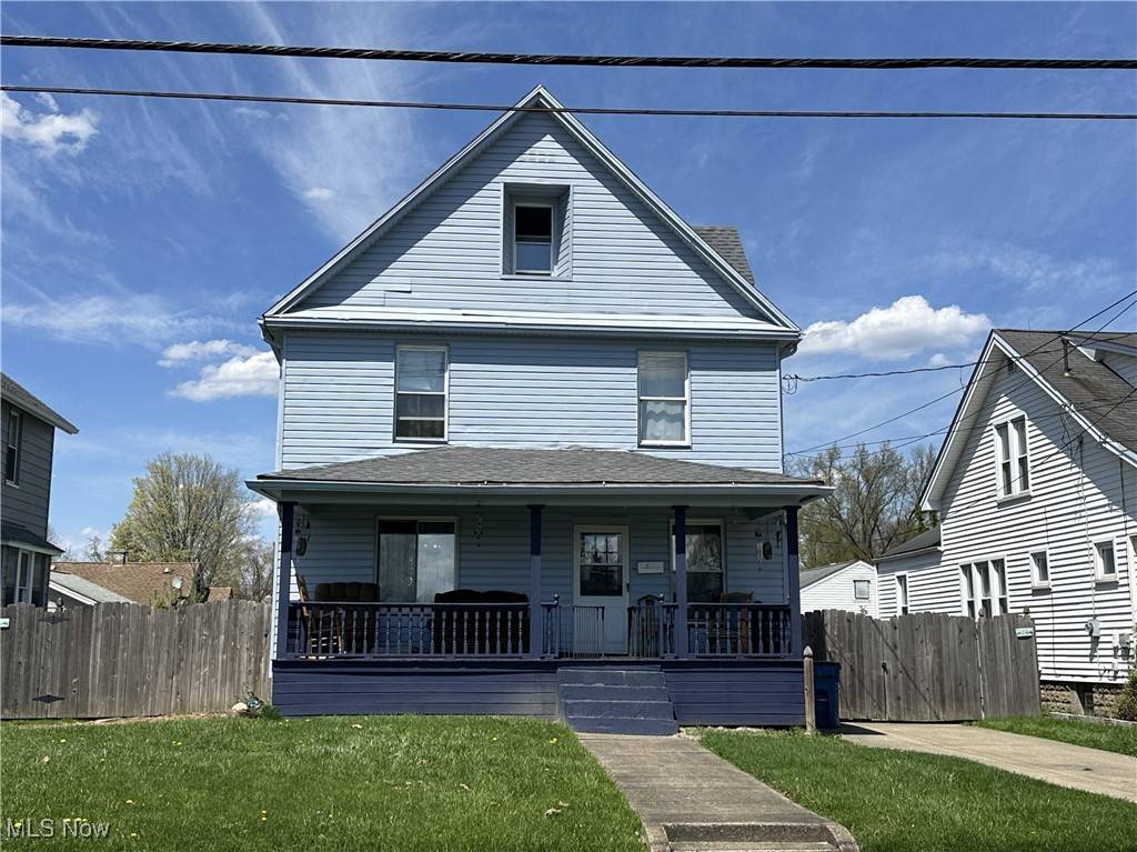 32 E Madison AVE, Niles, OH 44446