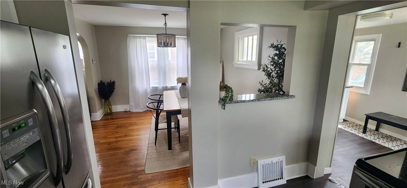 Cuyahoga Falls, OH 44221,108 Victor AVE