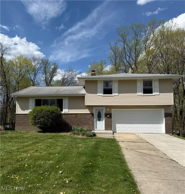 Twinsburg, OH 44087,1723 Laurel DR