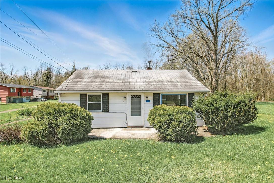 2258 Jacobs RD, Youngstown, OH 44505