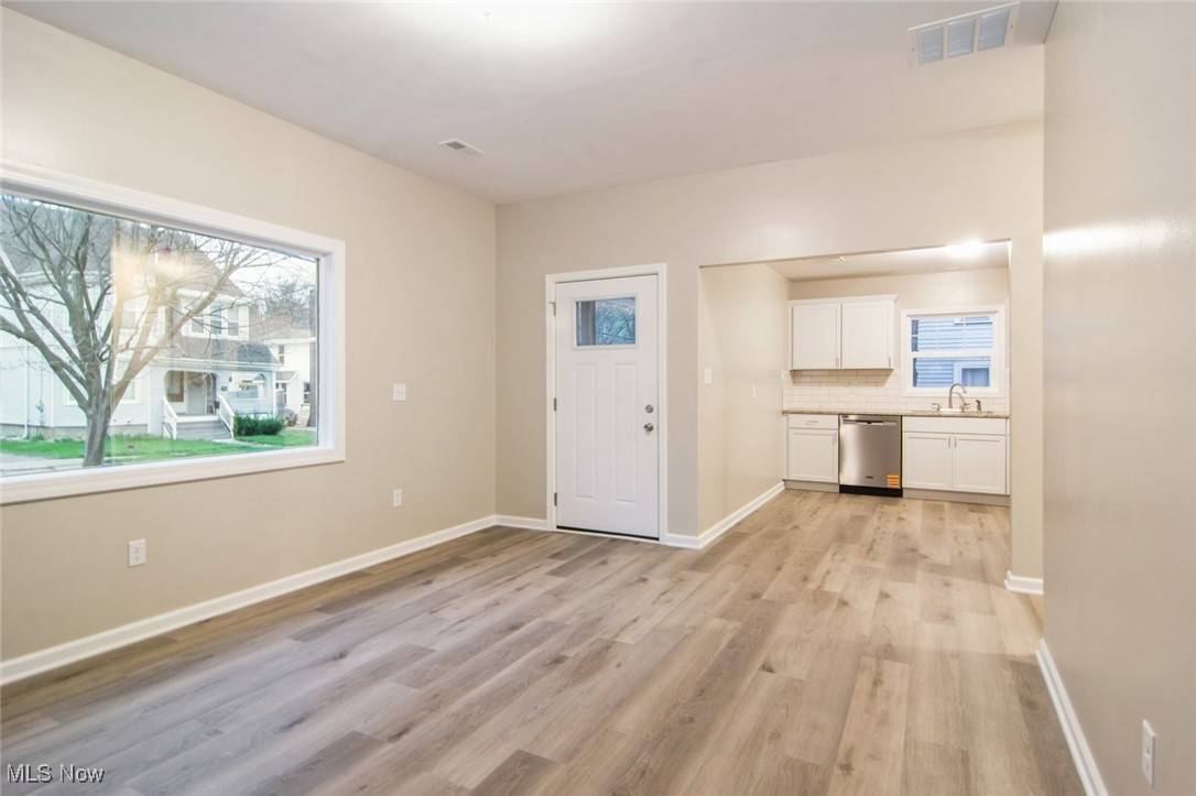 Ravenna, OH 44266,326 E Highland AVE