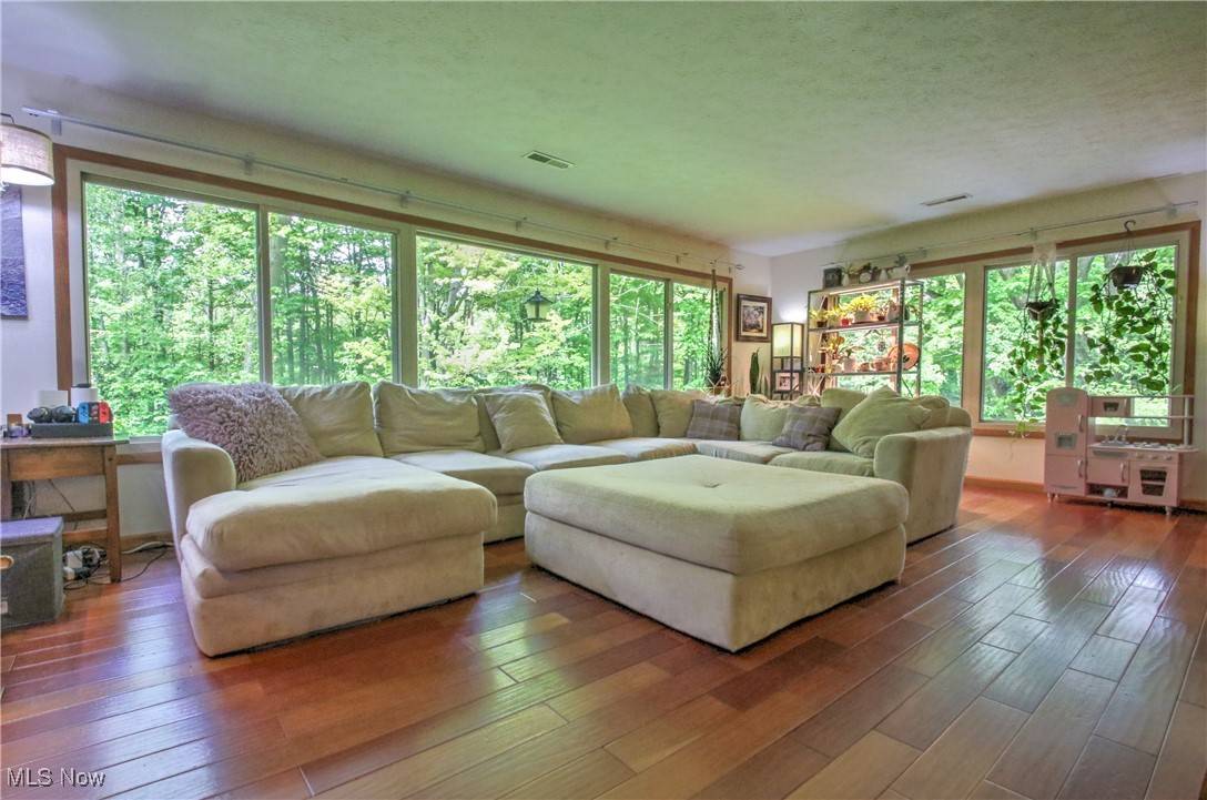 Concord, OH 44077,7058 Cascade RD