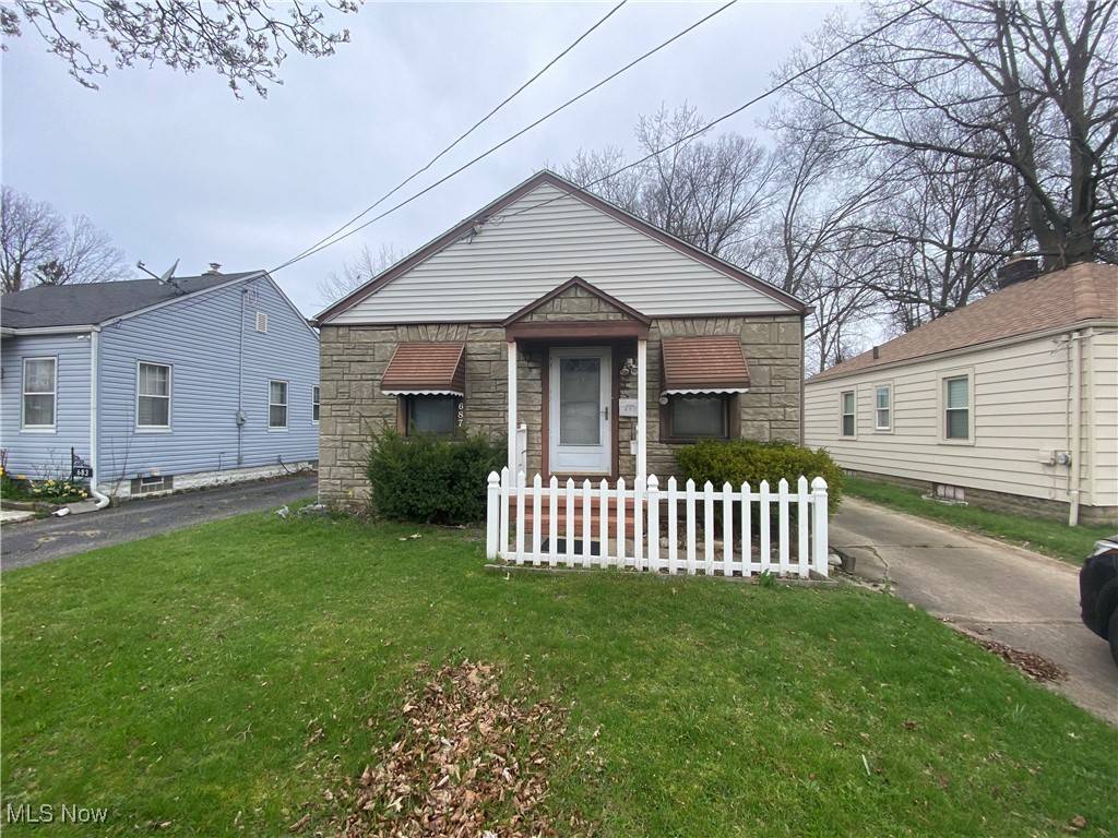 Akron, OH 44306,687 E Archwood AVE