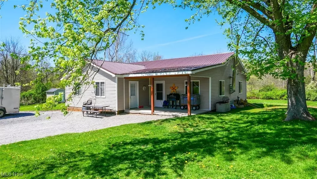 10453 Parkman RD, Garrettsville, OH 44231