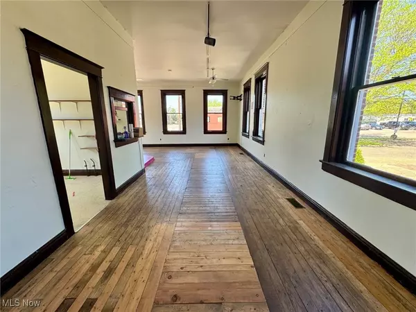 Zanesville, OH 43701,231 Market ST